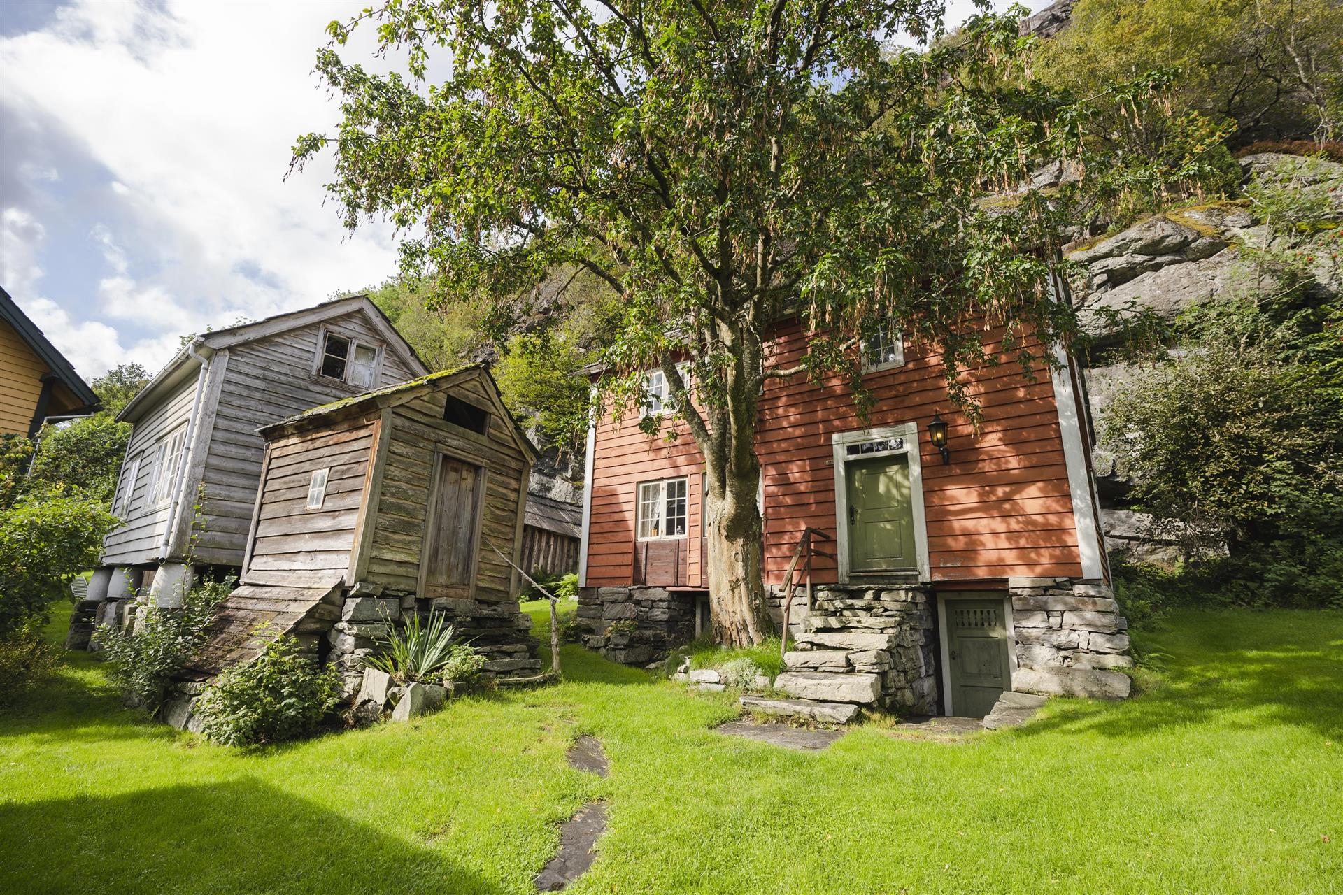 Klyngetun av eldre hus - Agatunet. Foto.