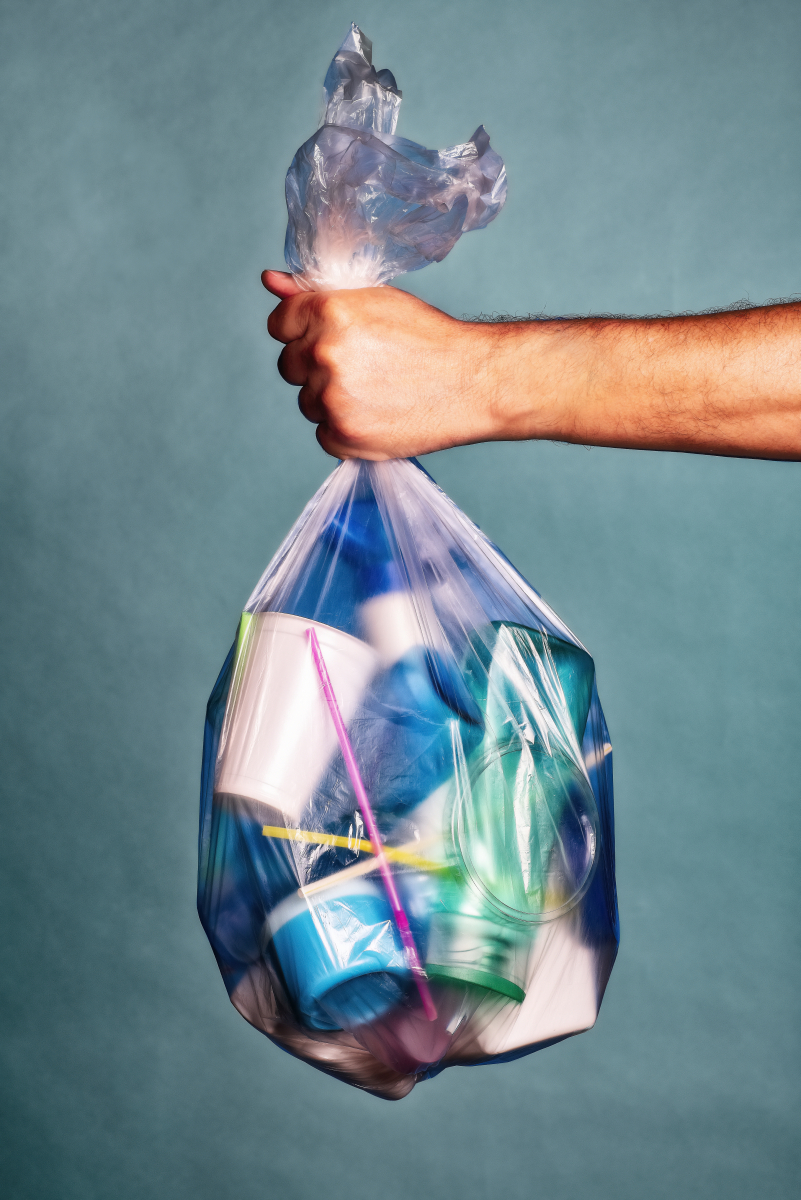 Plastikkpose med plastemballasje